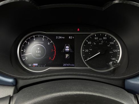 Used 2025 Nissan Versa SV FWD image 33