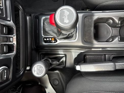 Used 2023 Jeep Wrangler Unlimited AWD/4WD image 34