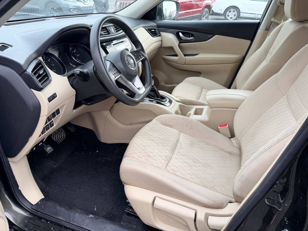 Used 2017 Nissan Rogue S AWD/4WD image 9