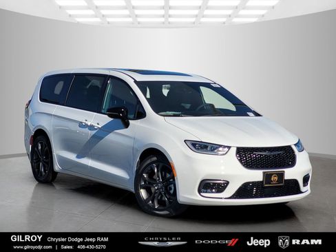 New 2026 Chrysler Pacifica Select FWD image 1