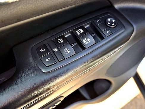 Used 2017 Jeep Grand Cherokee Limited AWD/4WD image 19