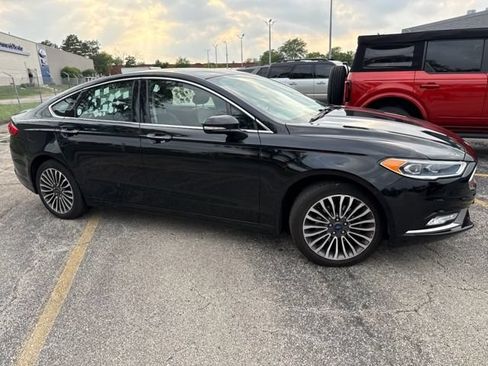 Used 2017 Ford Fusion SE FWD image 11