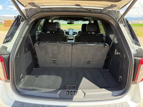 Used 2024 Ford Explorer ST w/ Equipment Group 401A AWD/4WD image 33
