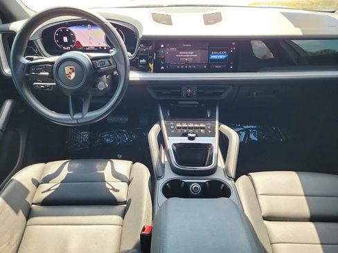 Certified 2024 Porsche Cayenne AWD/4WD image 2
