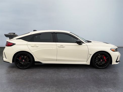 Used 2025 Honda Civic Type R image 2