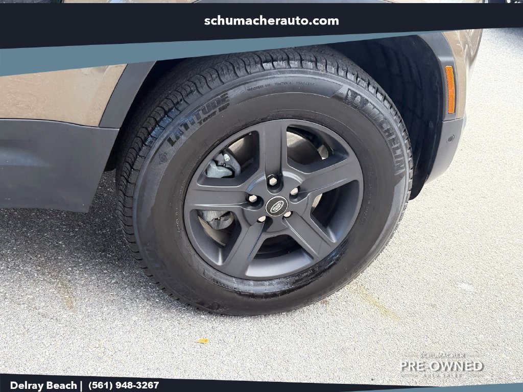 Used 2023 Land Rover Defender 110 S AWD/4WD image 9