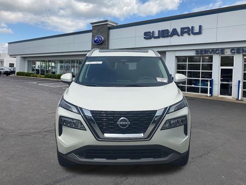 Used 2023 Nissan Rogue SV w/ SV Premium B Package AWD/4WD image 2