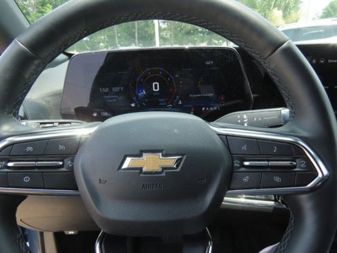 Used 2025 Chevrolet Equinox LT w/ Convenience Package II FWD image 26