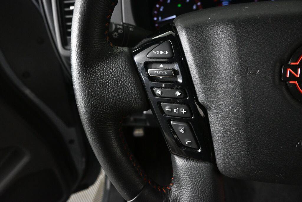 Used 2022 Nissan Frontier Pro-X RWD image 9