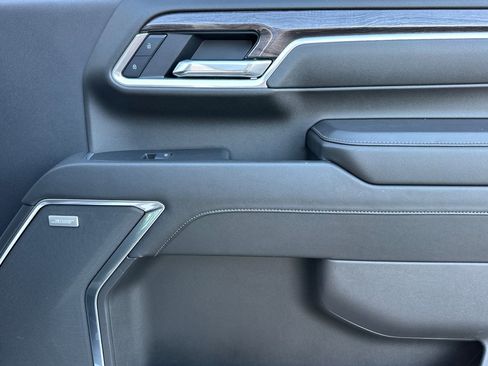 Certified 2025 Chevrolet Silverado 2500 LTZ w/ LTZ Premium Package image 21