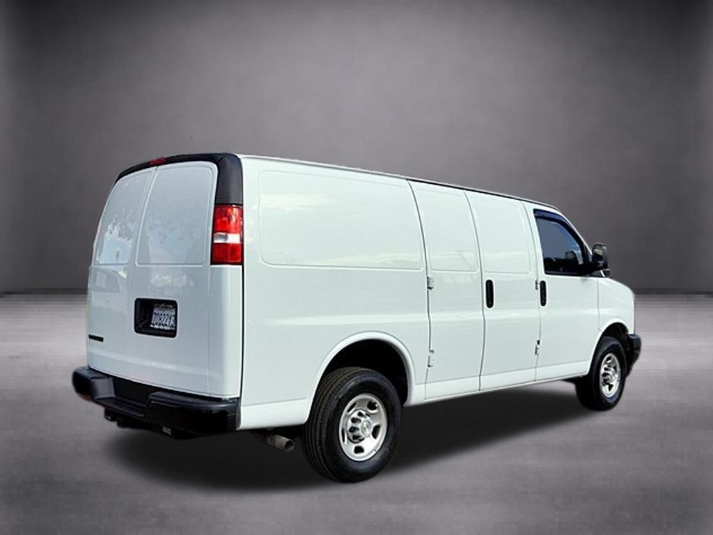 Used 2023 Chevrolet Express 2500 w/ Driver Convenience Package RWD image 4