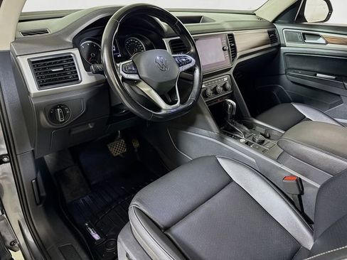 Used 2021 Volkswagen Atlas SE w/ Towing Package image 7