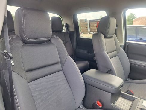Used 2023 Nissan Frontier SV w/ Technology Package AWD/4WD image 29