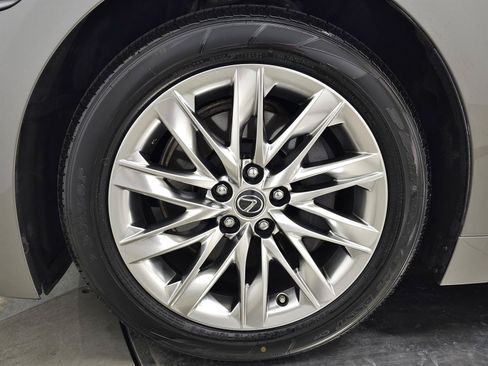 Used 2019 Lexus LS 500h AWD image 13