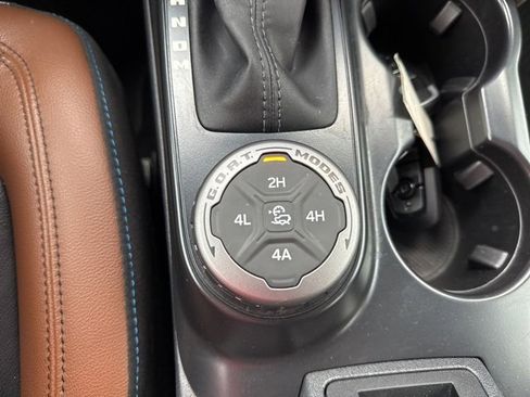 Used 2024 Ford Bronco Outer Banks w/ Sasquatch Package image 23