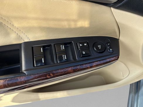 Used 2010 Honda Crosstour EX-L image 19