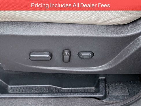Used 2017 Ford Escape SE w/ Equipment Group 201A FWD image 20