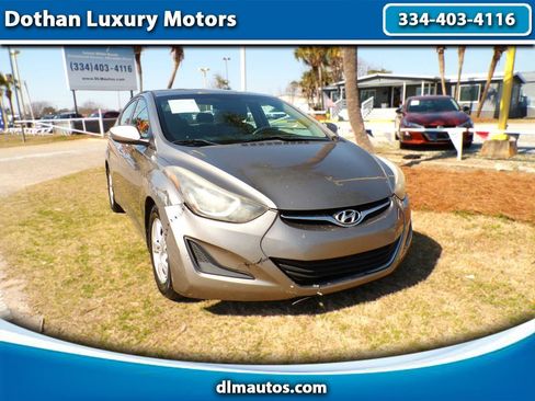 Used 2014 Hyundai Elantra SE image 1