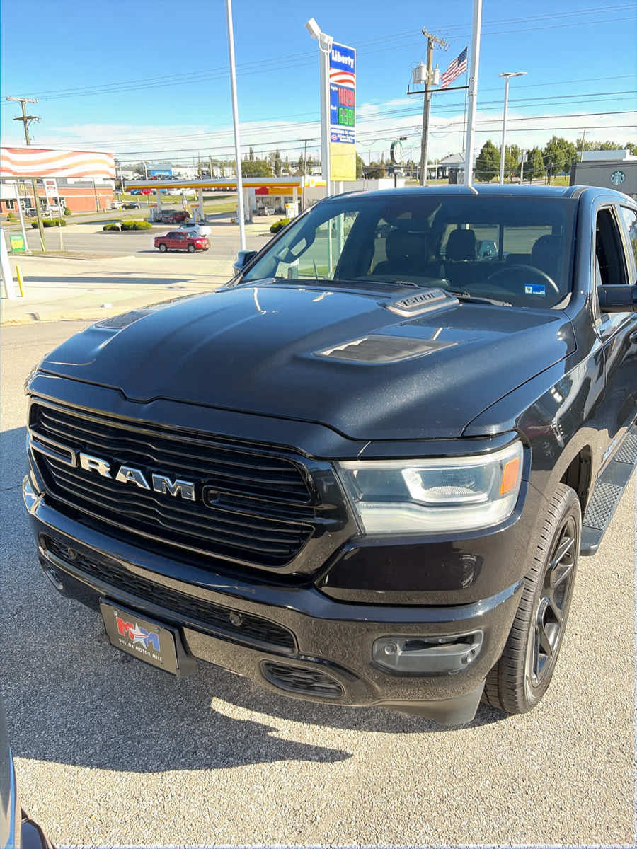 Used 2023 RAM 1500 Laramie AWD/4WD image 12