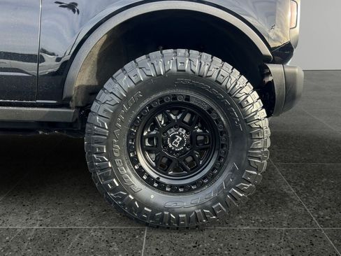 Used 2025 Ford Bronco Badlands AWD/4WD image 9
