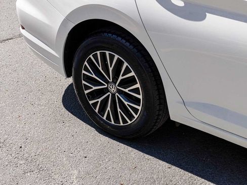 Used 2020 Volkswagen Jetta SE w/ SE Cold Weather Package FWD image 10