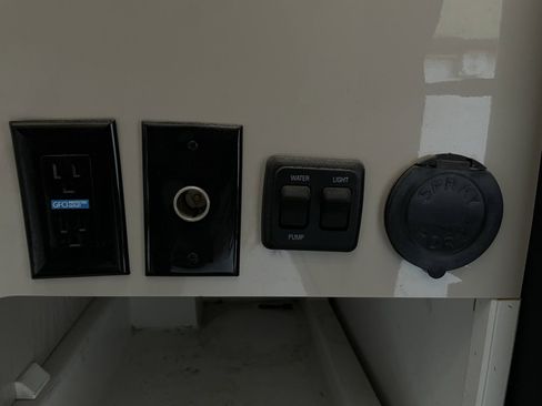 Used 2021 RAM ProMaster 3500 w/ Convenience Group image 73