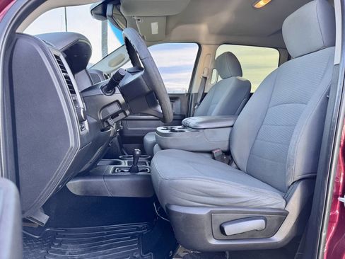 Used 2018 RAM 2500 Tradesman w/ Chrome Appearance Group image 11