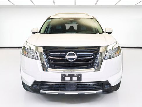 Used 2023 Nissan Pathfinder SL FWD image 2