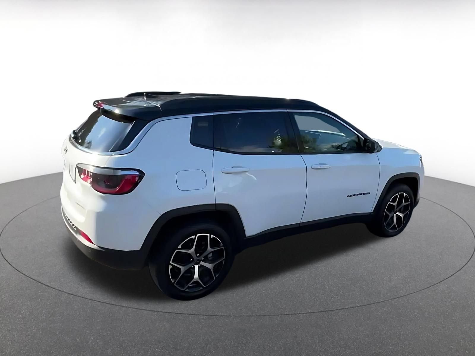 Used 2025 Jeep Compass Limited AWD/4WD image 14