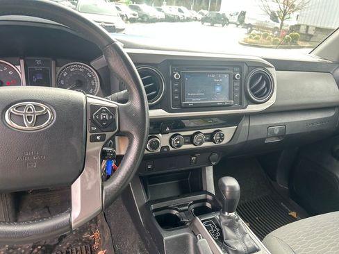 Used 2017 Toyota Tacoma SR5 image 23