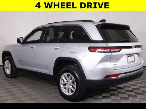 Used 2023 Jeep Grand Cherokee Laredo w/ Luxury Tech Group I image 10