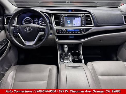 Used 2016 Toyota Highlander XLE FWD image 14