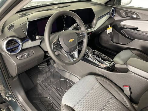 New 2026 Chevrolet Trax LT w/ LT Convenience Package image 3