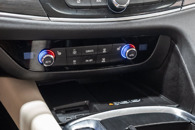 Used 2023 Buick Enclave Essence w/ Sport Touring Edition FWD image 19