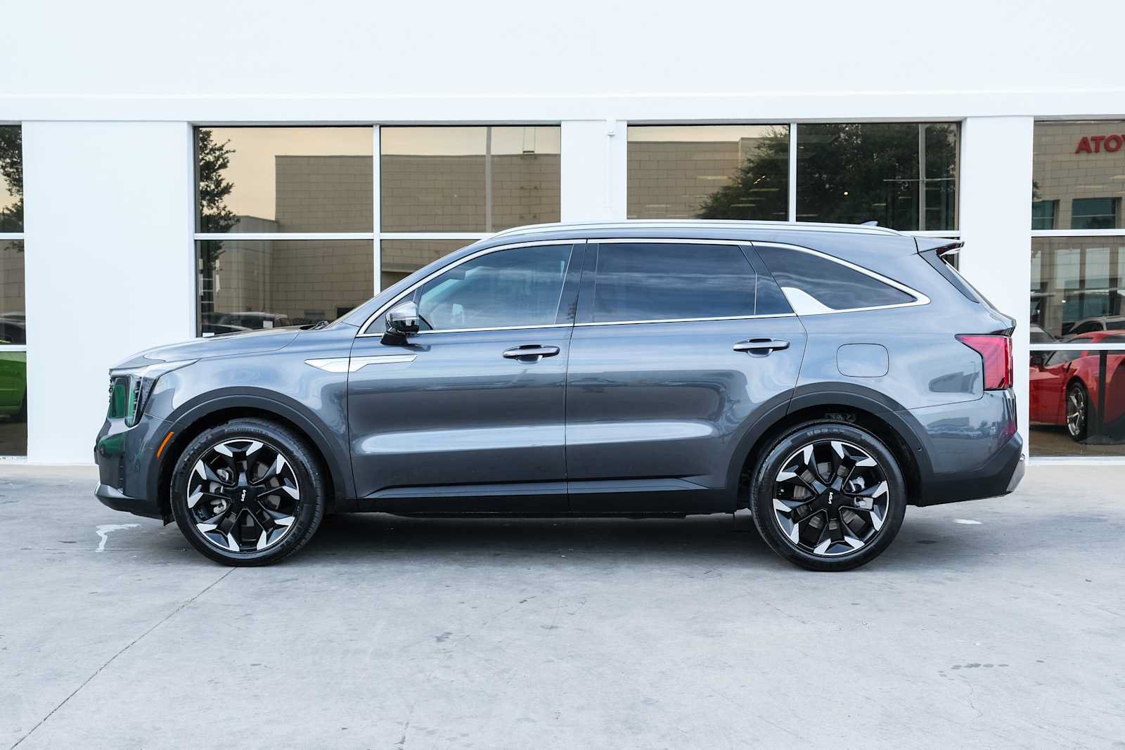 Used 2024 Kia Sorento SX FWD image 16