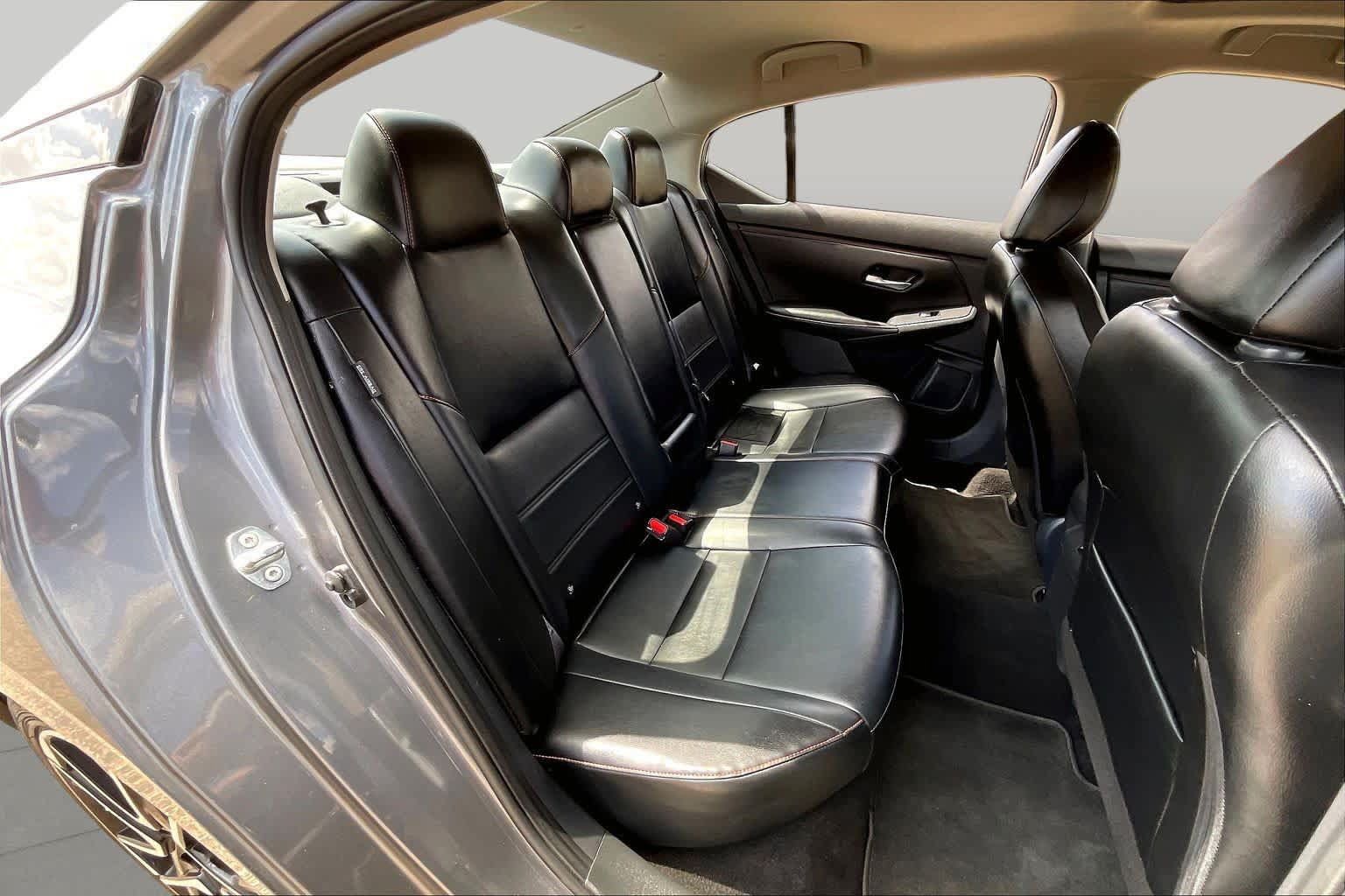 Used 2025 Nissan Sentra SR w/ SR Premium Package FWD image 19