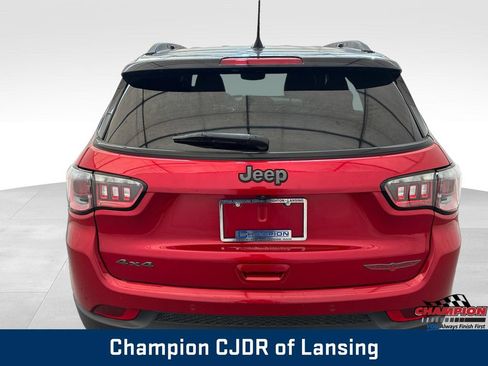 Used 2025 Jeep Compass Trailhawk AWD/4WD image 7