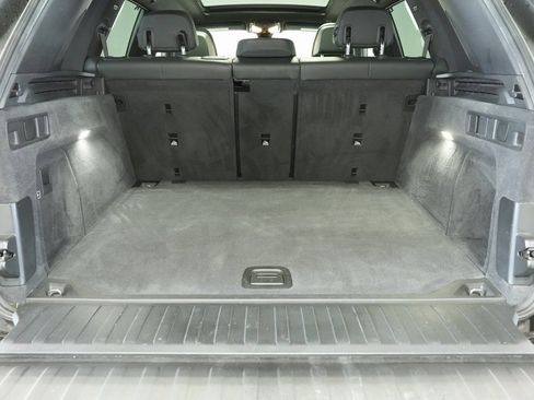 Used 2019 BMW X5 xDrive50i w/ M Sport Package image 18