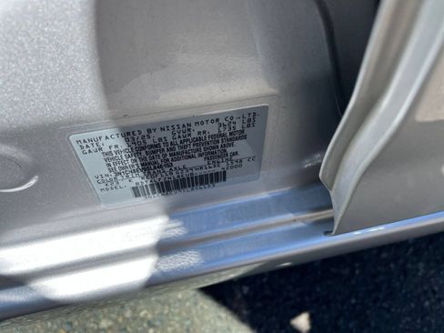 Used 2025 Nissan Versa SV FWD image 29