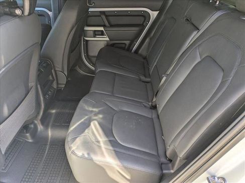 Used 2024 Land Rover Defender 110 S image 21