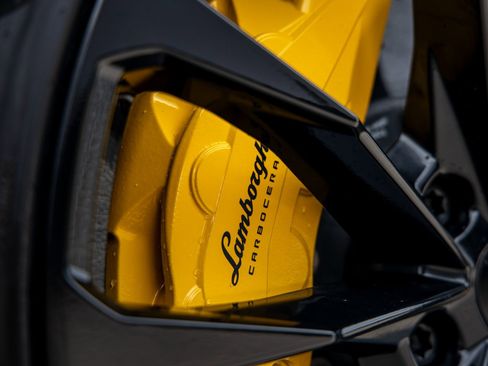 Used 2024 Lamborghini Urus S image 17