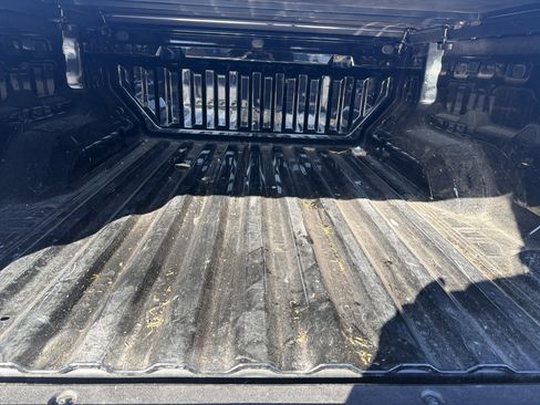 Used 2023 Chevrolet Colorado LT w/ LT Convenience Package II image 6