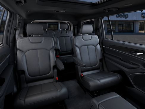 New 2025 Jeep Grand Cherokee L Limited w/ Luxury Tech Group II AWD/4WD image 39