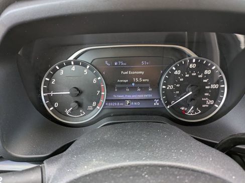 Used 2021 Nissan Titan SV w/ SV Convenience Package image 9