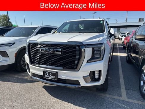 Used 2023 GMC Yukon Denali Ultimate AWD/4WD image 3