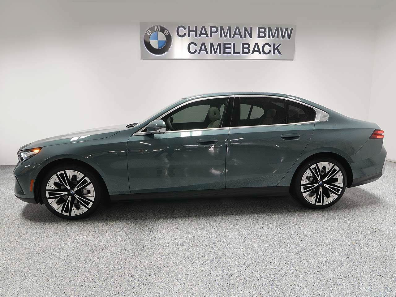 Used 2026 BMW 530i w/ Premium Package RWD image 3