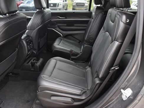 Used 2022 Jeep Grand Cherokee L Limited w/ Luxury Tech Group II AWD/4WD image 21