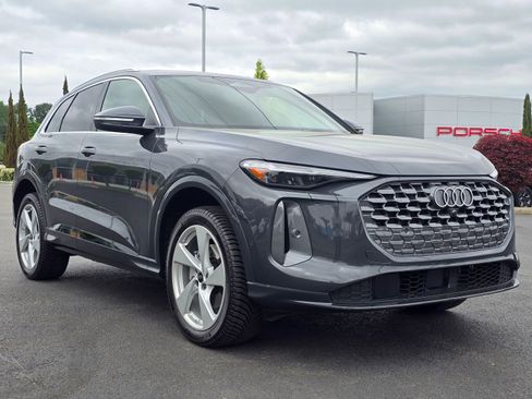 Used 2025 Audi Q5 Premium Plus AWD/4WD image 7