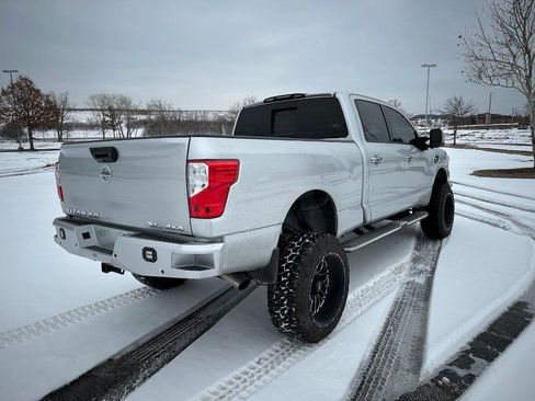 Used 2017 Nissan Titan SL w/ Chrome Package image 3