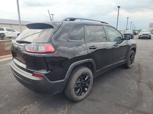 Used 2023 Jeep Cherokee Altitude Lux w/ Lux Elite Package AWD/4WD image 4